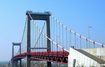 Read more about the article The Aquitaine bridge in Bordeaux, France